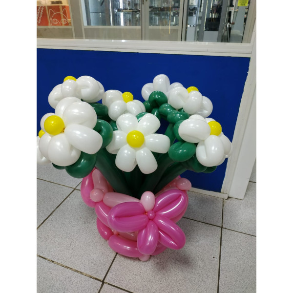 Фигура из шаров «Корзина с ромашками (9 шт.)»