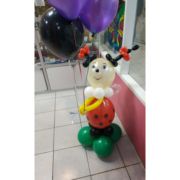 Фигура из шаров «Божья коровка»